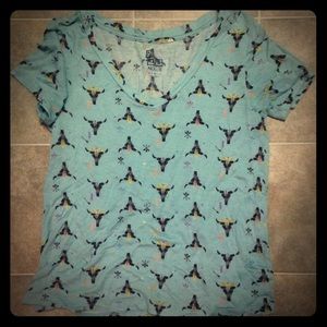 3/$15 Nollie teal/blue vneck with longhorn pattern